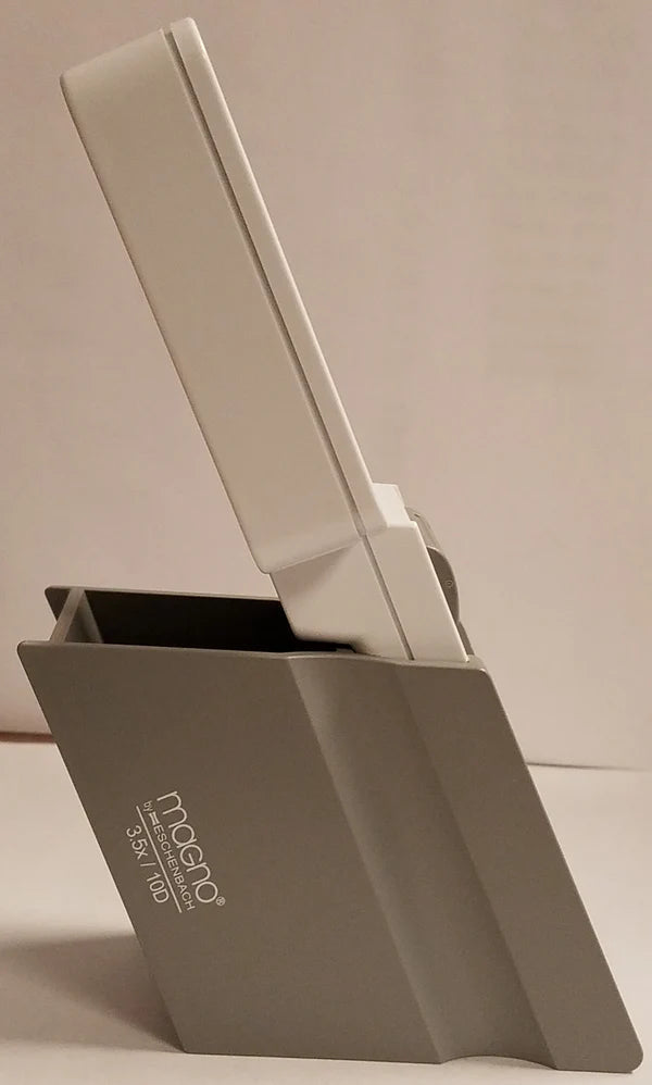 Magno Magnifier and stand 