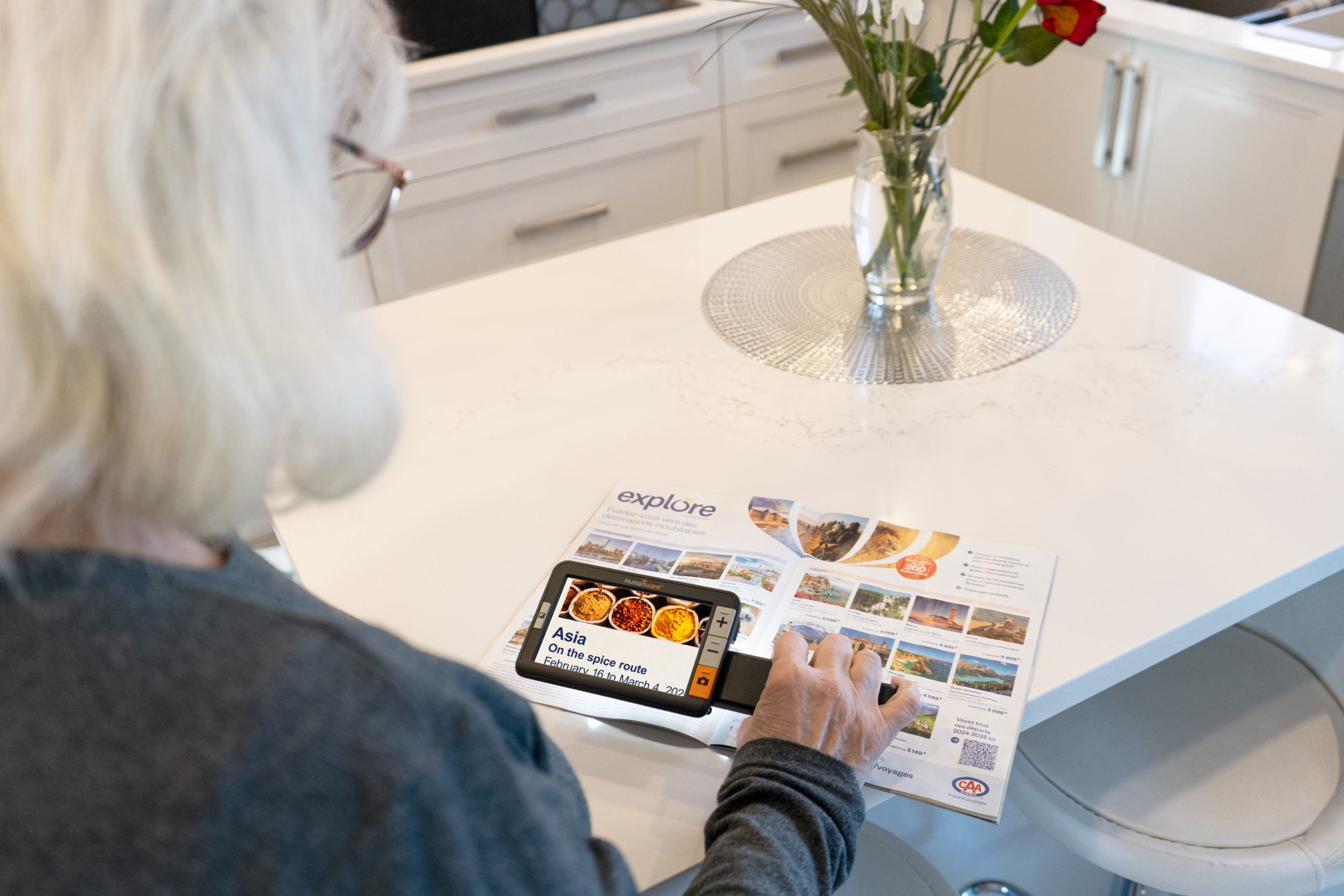 Explore Magnifier Explore 5 Portable Video Magnifier USB-C – CNIB SMARTLIFE